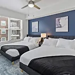 Beautiful 1Bd - 5Min Dt, Gym, Parking, W-D - Sleeps 6