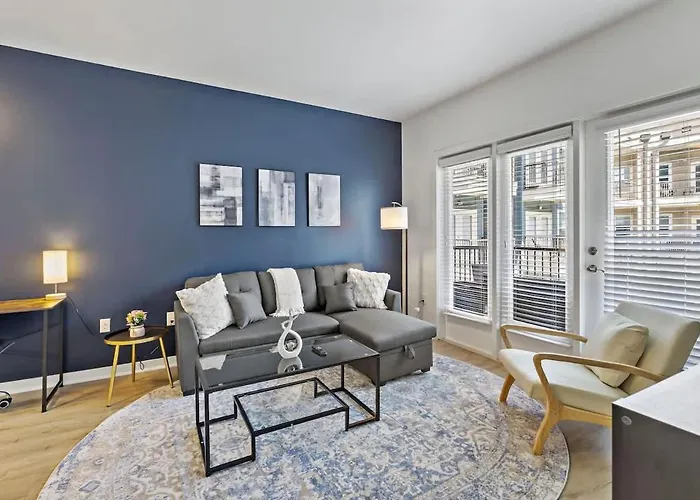 Beautiful 1Bd - 5Min Dt, Gym, Parking, W-D - Sleeps 6