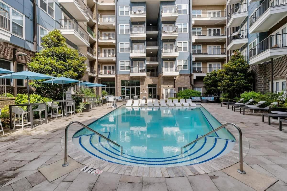 Apartment Beautiful 1bd - 5min Dt, Gym, Parking, W-d - Sleeps 6 Charlotte