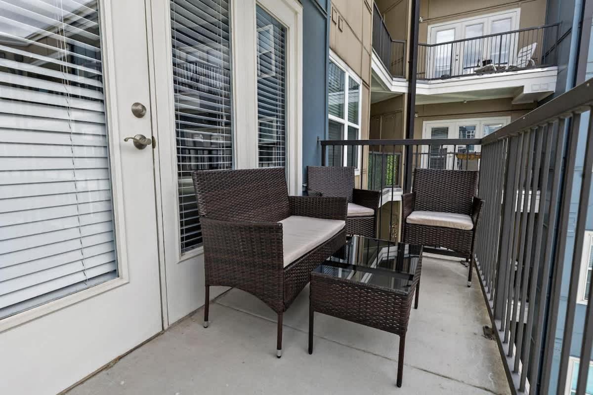 Beautiful 1bd - 5min Dt, Gym, Parking, W-d - Sleeps 6 Charlotte